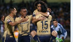 Britos, Herrera, Martínez y Sosa celebrando un gol