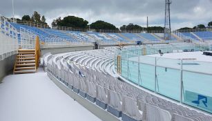 Estadio del Pescara cubierto de nieve