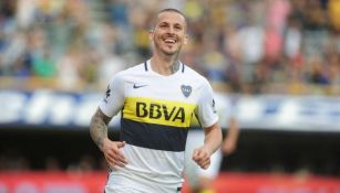 Darío Benedetto festeja gol con Boca 