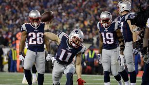 Julian Edelman festeja tras un touchdown