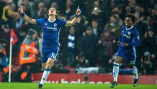David Luiz festeja un gol con el Chelsea