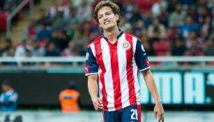 Fierro se lamenta durante un partido con las Chivas