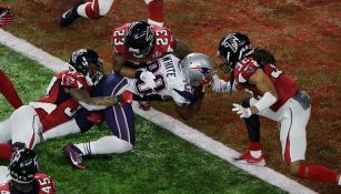 James White anota el touchdown de la victoria de Patriots