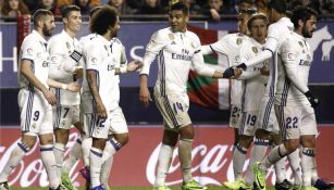 Jugadores del Madrid celebran una anotación en La Liga 