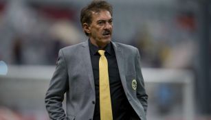 Ricardo La Volpe, durante un partido del América