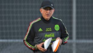 Juan Carlos Osorio, durante un entrenamiento del Tri
