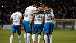 Jugadores de Cruz Azul festejan gol que eliminó a León de la Copa 