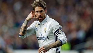 Sergio Ramos festeja un gol con el Real Madrid