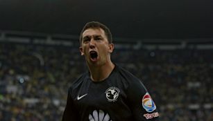 Marchesín grita un gol de América en el estadio Azteca