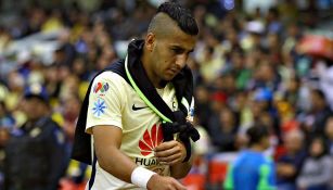 Cecilio Domínguez abandona juego contra Monterrey por lesión