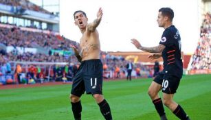 Roberto Firmino festeja su gol contra el Stoke City