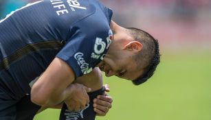 Barrera se duele de la rodilla izquierda en el juego contra Toluca