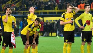 Sahin, Sokratis, Piszczek, Ginter and Weigl observan a la tribuna del Signal Iduna