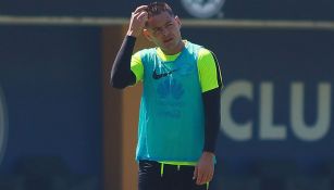 Pablo Aguilar en un entrenamiento con América