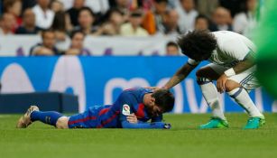 Messi es consolado por Marcelo tras golpe en el rostro