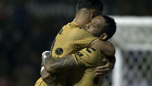 Vinicio Angulo celebra un gol de Dorados frente a Zacatepec