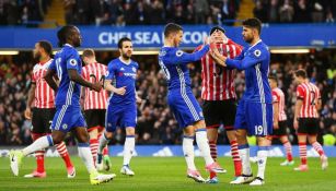 Hazard y Diego Costa celebran el primer gol del Chelsea al Southampton