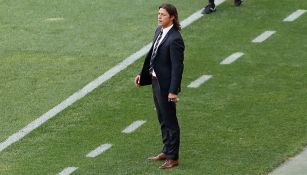 Almeyda observa el partido de Chivas contra León