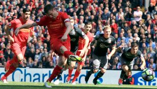 Así cobró Milner su tiro penalti en Anfield que detuvo Forster