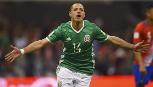 CH14 celebra su gol contra Costa Rica en el Estadio Azteca