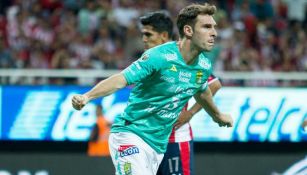 Mauro Boselli festeja un gol contra Chivas en el Clausura 2017