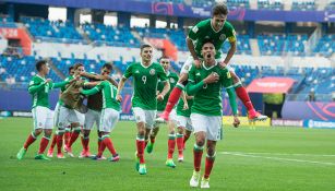 Álvarez celebra la anotación del triunfo en el Mundial 