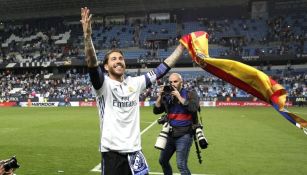 Sergio Ramos festeja el título 33 de La Liga del Real Madrid