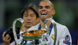 Pepe festeja la Duodécima Champions del Real Madrid