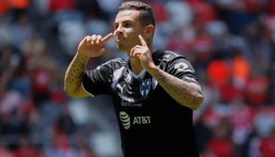 Cardona festeja una anotación con Rayados en el C2017