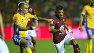 Zelarayán y Samudio, durante el partido entre Tigres y América del C2017