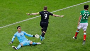 Wood celebra su gol frente a México frente a Talavera