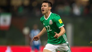 Lozano festeja una anotación con el Tricolor 