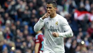 Cristiano Ronaldo festeja una anotación con el Real Madrid 