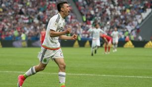 Chucky Lozano festeja un gol con la Selección Mexicana