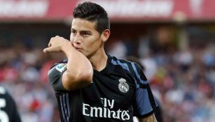 James celebra un gol con el Real Madrid