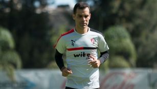 Rafa Márquez trota en un entrenamiento con Atlas