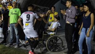 Cardozo celebra el gol del empate con el Cheque Orozco