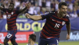 Eric Lichaj festeja su gol contra El Salvador