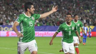 Pizarro celebra el único tanto del encuentro frente a Honduras