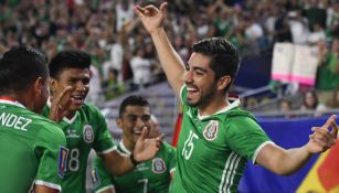 Pizarro celebra el gol que logró frente a Honduras