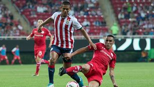 José Juan Macías en su debut con Chivas