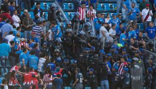 La policía interviene en pelea en el Estadio Azul