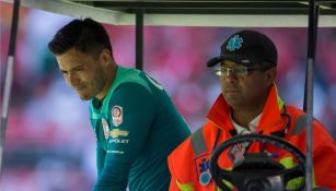 Talavera, tras sufrir una lesión en el juego contra León
