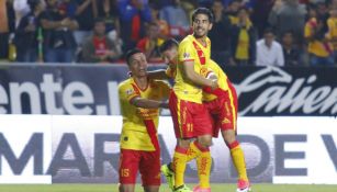 Los jugadores de Morelia celebrando el tanto del empate frente a Santos