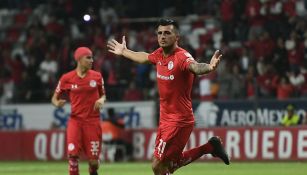 Triverio celebra un gol con Toluca