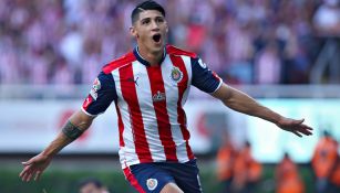 Pulido celebra una anotación con Chivas en el C2017