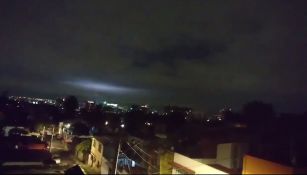 Momento en que se graban las luces en el cielo