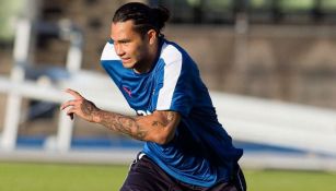 Carlos Peña, durante un entrenamiento con Rangers