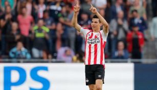 Lozano celebra un gol con el PSV