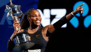 Williams festeja título del Abierto de Australia 